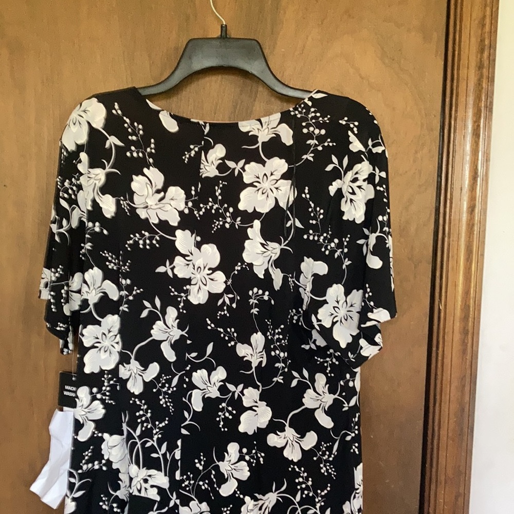 Signature faux wrap floral dress with stretch size 2X - Picture 14 of 17